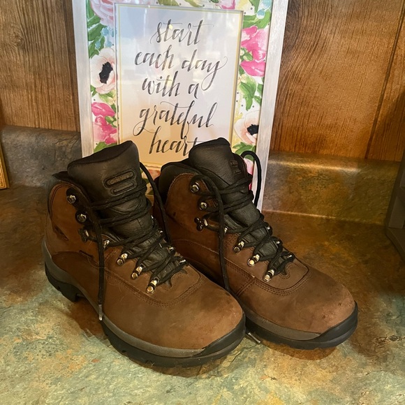 Hi-Tec Shoes - Hi Tec women’s boots size 11 brown